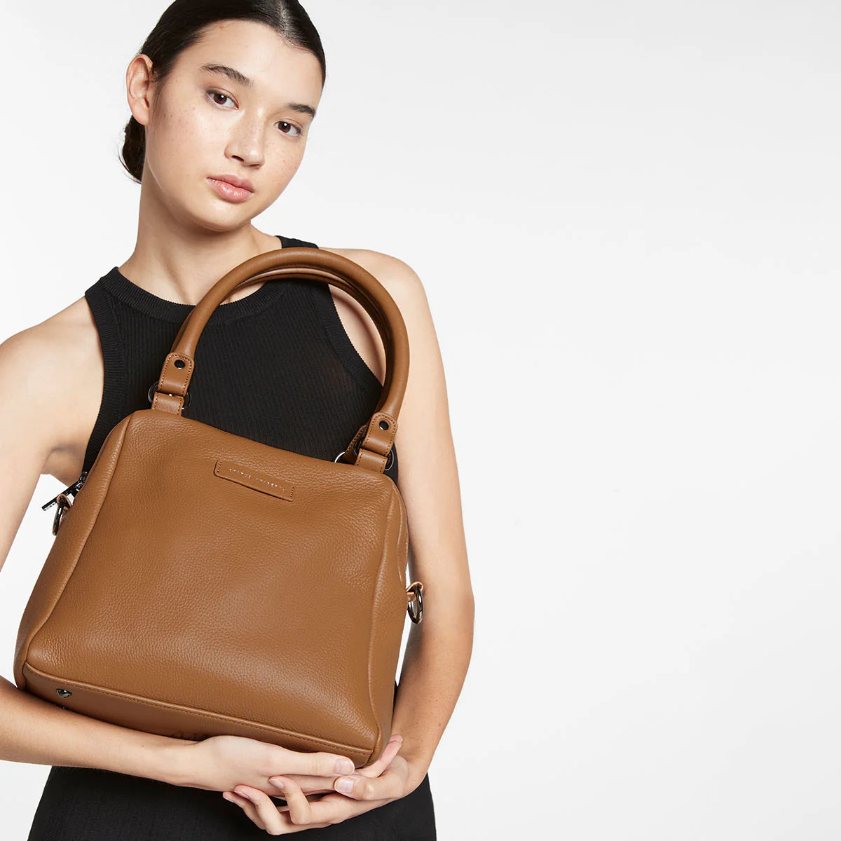 The final assault to end it, to prevail over the proclivity to someone or something. The Last Mountains handbag with its taller silhouette is the perfect day to night companion and can be worn over elbow, shoulder or body (with long strap). Features a wide-opening main compartment, longer shoulder straps for added comfort and secret magnet-close pocket on the outside for your phone etc.
Soft shrunken pebble leather
Custom Status Anxiety lining
Back magnet pocket
Internal zipper pocket, and open pouch pocke