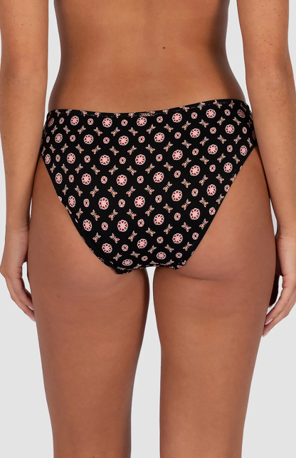 Baku Swimwear 

Dressed in Kasbah — a timeless geometric print inspired by the intricate tilework and sun-bleached architecture of the Mediterranean — a classic regular bottom with a soft-edge front and effortless, everyday wearability.

Regular fit with soft-edge front for a smooth, comfortable feel against the skin
Full coverage for confident, all-day wear
Fabric Composition: 91% Polyamide, 9% Elastane with Lycra Xtra Life | Developed in Italy | Designed & Made in Australia