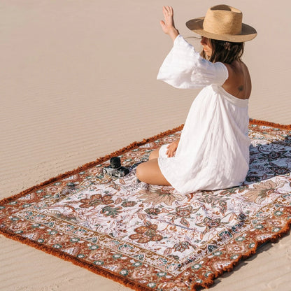 Willow Picnic Rug - XL

The warm bohemian design of our Willow picnic rug features earthy tones set against a sandy backdrop. Creams, browns and green are delicately woven with 100% cotton creating a durable, soft picnic throw. The Willow is the perfect garden or beach blanket to adorn a picnic with friends and loved ones. 

- Made with 100% cotton