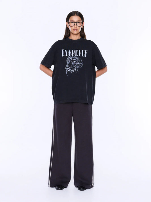 Ivy Relaxed Cheetah Tee - Ena Pelly 
A vintage-washed black tee designed with a crew neckline and a slightly oversized fit for effortless, everyday wear.

Relaxed fit
Crew neckline
Slightly oversized silhouette
Vintage-washed finish
