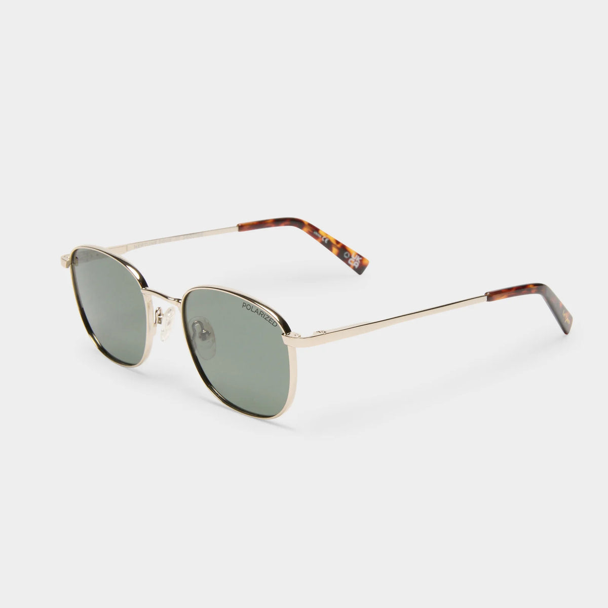 NEPTUNE DEUX offers a classic square silhouette with small proportions, making it the perfect ‘everyday’ sunglass for all face shapes. Its timeless design blends style with practicality, elevating any look with effortless sophistication.