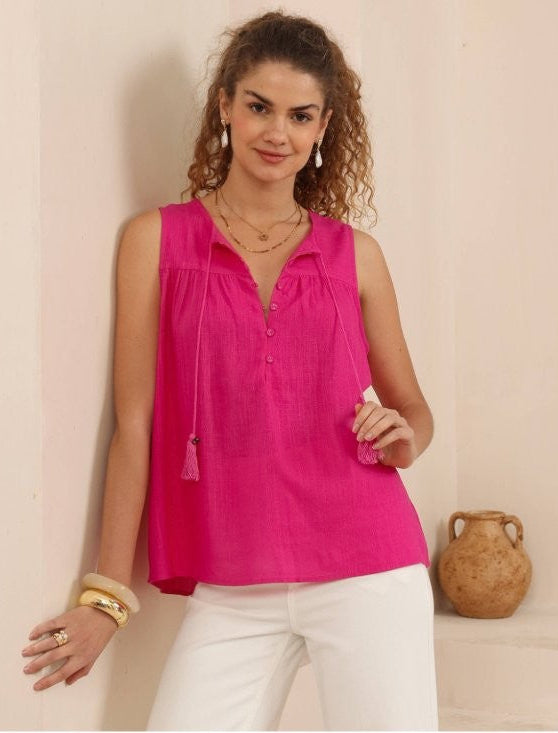 Effortless Style, Every Day

Meet the Stevie Top in Iris Maxi—light, flowy, and effortlessly elevated. Designed for women who want to look polished without even thinking about it, this top combines a relaxed, breezy silhouette with a soft drape that moves with you from morning coffee to evening plans.