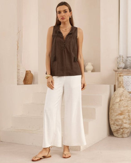 Soft, effortless, quietly elevated.

Meet the Sophia Top – Iris Maxi, your go-to piece for looking polished without overthinking it. From slow mornings to sunset plans, this top moves with you, making every outfit feel intentional, relaxed, and effortlessly chic.