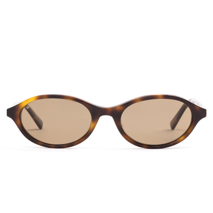 ORION CLASSIC TORT SITO
Cool, calm and confident in the most understated way, Orion in Classic tort is the frame that goes with everything and outlasts every trend. Its softly rounded oval shape offers a universally flattering fit, giving effortless balance to any look — whether it’s jeans and a tee or your go-to summer dress. Handcrafted from plant-based acetate in a deep black and fitted with premium coffee tinted UV-protective lenses, Orion is equal parts timeless and sustainable. 
