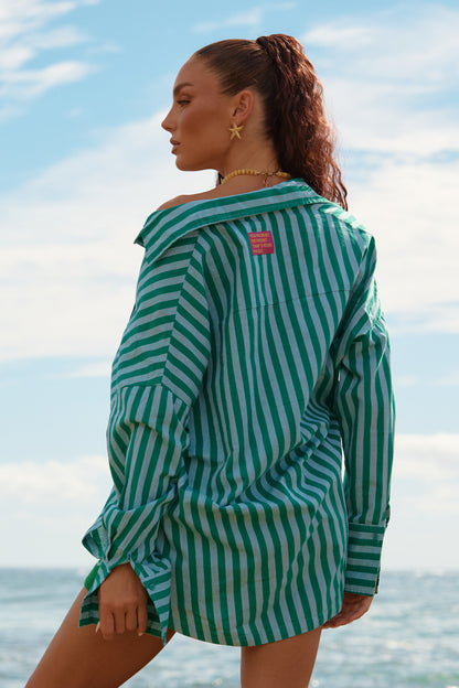 Sabbi - Easy, breezy, and made to be worn your way. The Don Julio Shirt in Green Stripe is your go-to oversized button-up with effortless coastal attitude. Designed in a lightweight, breathable fabric, it drapes beautifully for that relaxed, just-threw-it-on feel.