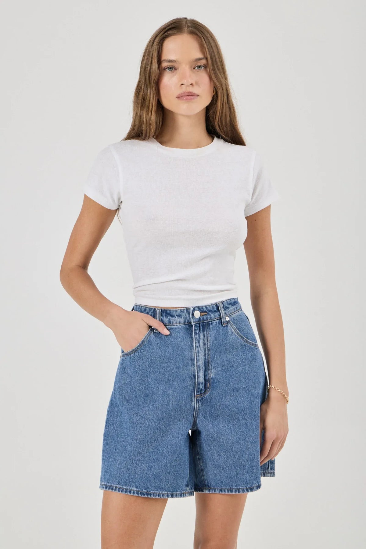 Super Mirage Shorts are a super high-rise, loose-fit short
Cut to a mid-thigh length for a relaxed, easy-to-wear silhouette
Front scoop pockets and signature spade back pockets, specially shaped at the back for a flattering, peachy silhouette
Made with Rolla's signature vintage trims
Zip fly closure