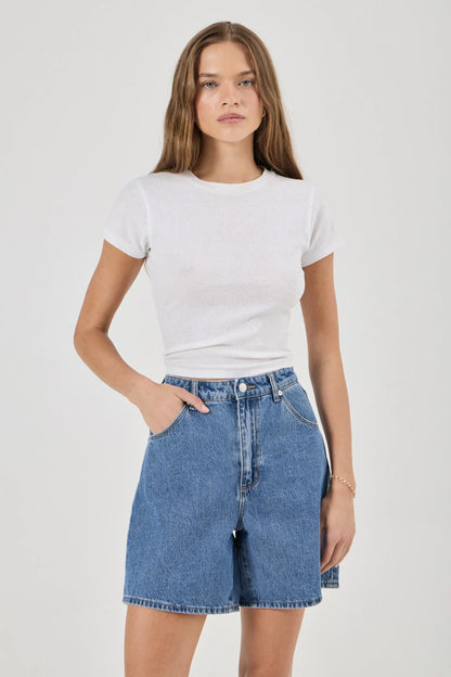 Super Mirage Shorts are a super high-rise, loose-fit short
Cut to a mid-thigh length for a relaxed, easy-to-wear silhouette
Front scoop pockets and signature spade back pockets, specially shaped at the back for a flattering, peachy silhouette
Made with Rolla's signature vintage trims
Zip fly closure