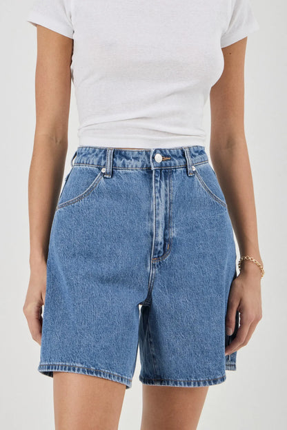 Super Mirage Shorts are a super high-rise, loose-fit short
Cut to a mid-thigh length for a relaxed, easy-to-wear silhouette
Front scoop pockets and signature spade back pockets, specially shaped at the back for a flattering, peachy silhouette
Made with Rolla's signature vintage trims
Zip fly closure