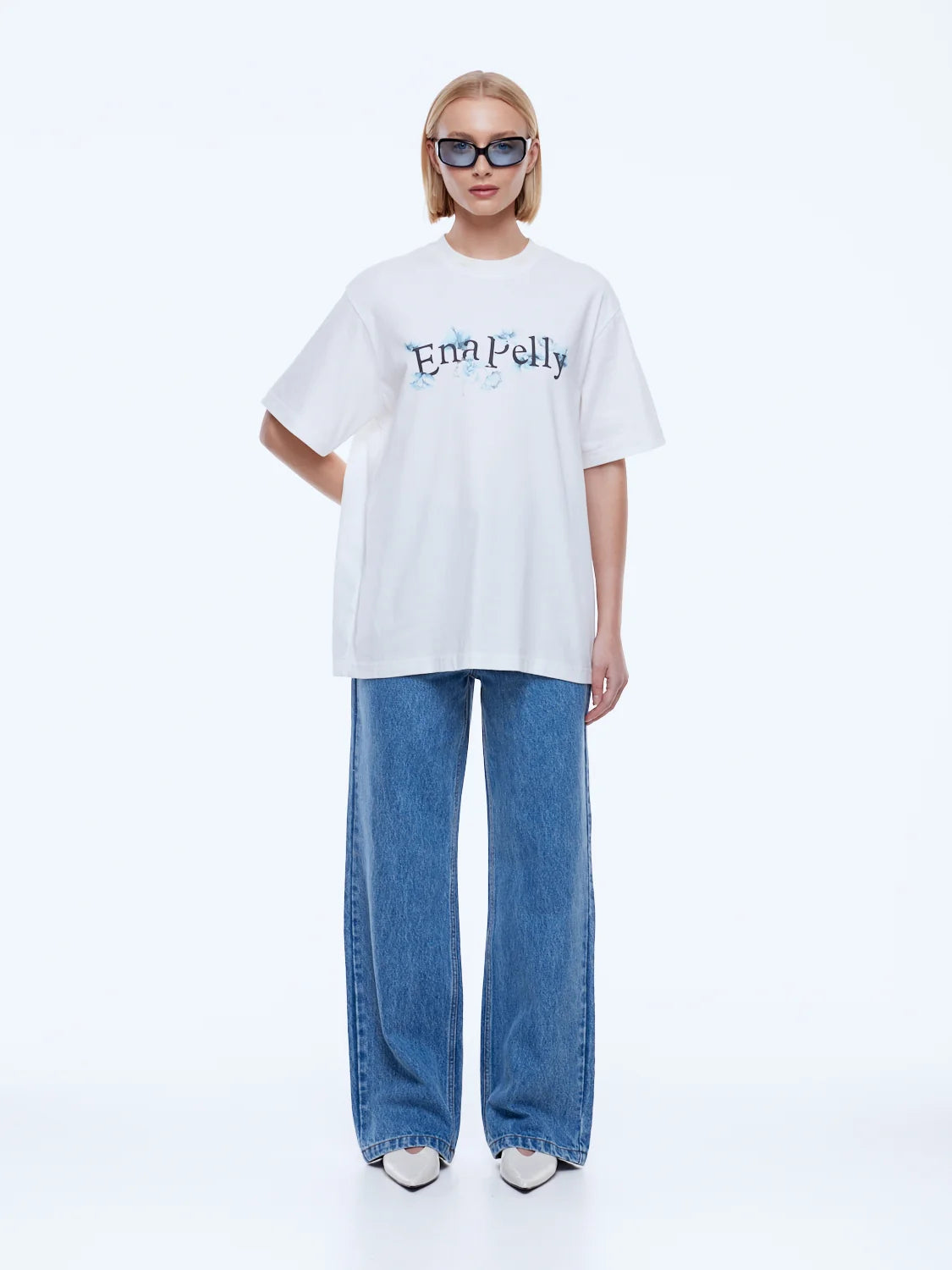 Street Energy. Everyday Ease.
The Sophia Relaxed Tee from Ena Pelly  is crafted in cotton with a relaxed silhouette and mid-weight jersey feel, balancing everyday ease with graphic attitude. Finished with exclusive Ena Pelly artwork giving the print definition while the classic crew neckline keeps the shape effortless.