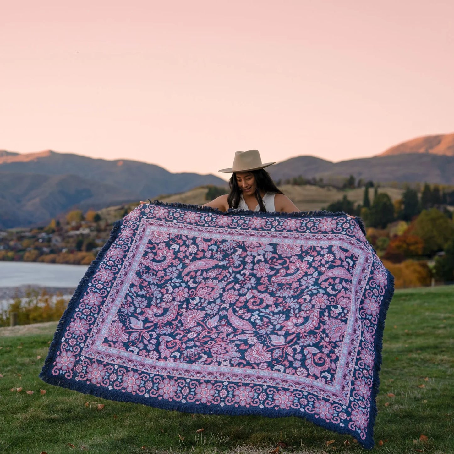 Midnight Picnic Rug - Isla 

Escape into nature with the Midnight picnic rug, our most enchanting design yet. With colours inspired by the magic from dusk until nightfall, this striking rug blends bold paisley florals with intricate botanical detail. Crafted for the moments that matter most: lazy afternoons by the lake, a quiet solo retreat beneath the trees or golden-hour gatherings with friends that last into the night. 

- Made with 100% cotton

- One-colour tassel trim around the rug


