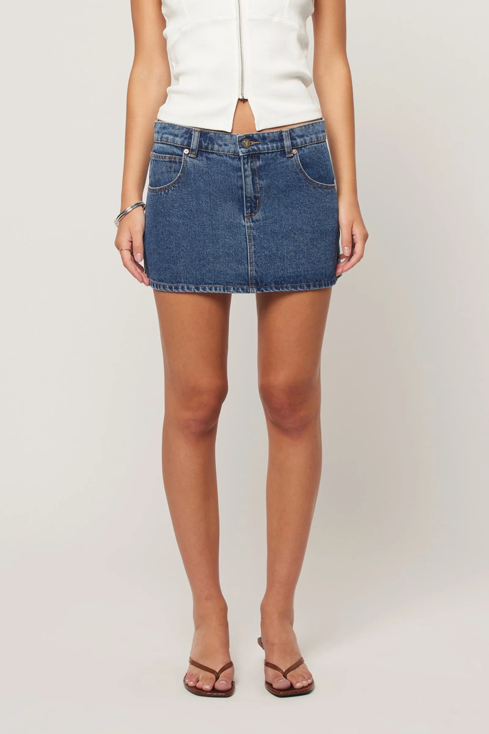Low-rise denim energy made for your off-duty days.

This one’s got “cool without trying” written all over it.&nbsp;Meet the A Brand Jeans 99 Low Skirt in Bella, a ‘90s-inspired mini that brings effortless street style straight into your wardrobe. Sitting low on the hips with a 29cm length, it’s designed to give you that laid-back, nostalgic fit that feels equal parts relaxed and flattering.