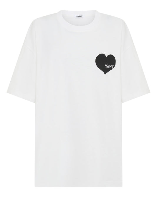 Introducing the SŚAINT Heart T-shirts. A small heart on the front, big love on the back, this oversized unisex tee is made for the lovers of the world. Now available in our Black colour-way. 

