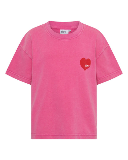 Introducing the Kids' Heart Tee in Acid Wash Pink

A little heart on the front, a whole lot of love on the back. This SSaint unisex tee is perfect for the little lovers of the world. Made from 100% cotton with a relaxed fit, it’s designed for effortless comfort and style. Match with your mini and pair it back with our SŚAINT No Vacancy Tee for a coordinated look.