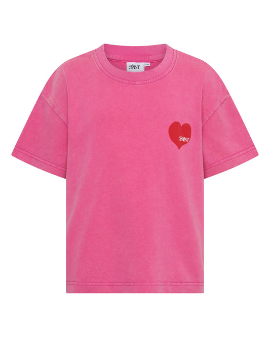 Introducing the Kids' Heart Tee in Acid Wash Pink

A little heart on the front, a whole lot of love on the back. This SSaint unisex tee is perfect for the little lovers of the world. Made from 100% cotton with a relaxed fit, it’s designed for effortless comfort and style. Match with your mini and pair it back with our SŚAINT No Vacancy Tee for a coordinated look.