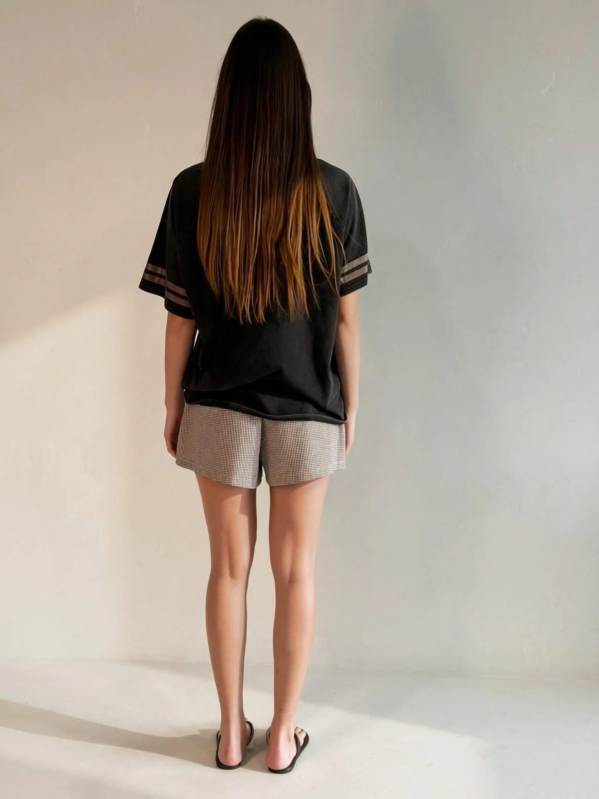 Meet your new everyday favourite. The By Frankie Oversized Tee is made from 100% cotton for all-day comfort and an effortless, relaxed look. Designed with an intentionally oversized fit, these tees are perfect for pairing with denim, bike shorts, linen pants or your favourite lounge pieces.