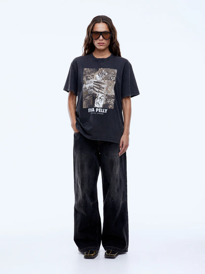 Street energy meets everyday ease.

The Ena Pelly Mixed Animal Tee is your go-to for relaxed, street-savvy style with a bold edge. Cut in a boxy, easy-going shape from soft cotton jersey, it’s effortlessly comfortable while giving every outfit an instant lift.