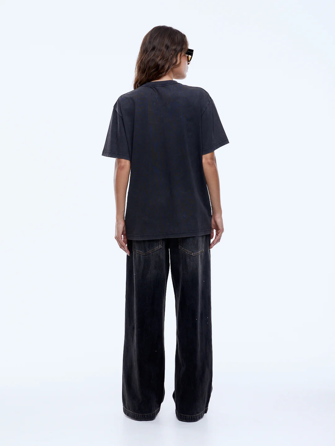 Street energy meets everyday ease.

The Ena Pelly Mixed Animal Tee is your go-to for relaxed, street-savvy style with a bold edge. Cut in a boxy, easy-going shape from soft cotton jersey, it’s effortlessly comfortable while giving every outfit an instant lift.