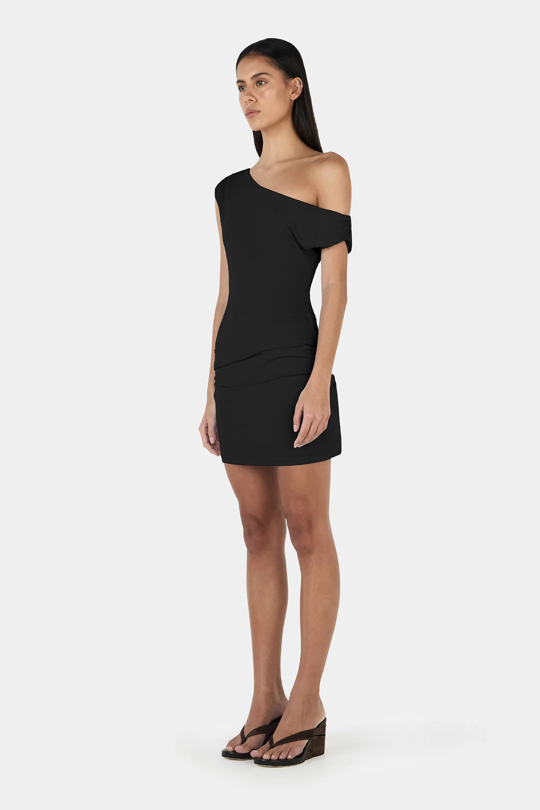 One dress, two moods, zero effort required.

Meet the Ownley Frida Mini Dress, your new go-to for when you want to look like you’ve styled a whole outfit… but really just slipped into something insanely flattering. Designed with an off-the-shoulder neckline and a layered silhouette, it nails that soft, feminine energy with a modern edge.
