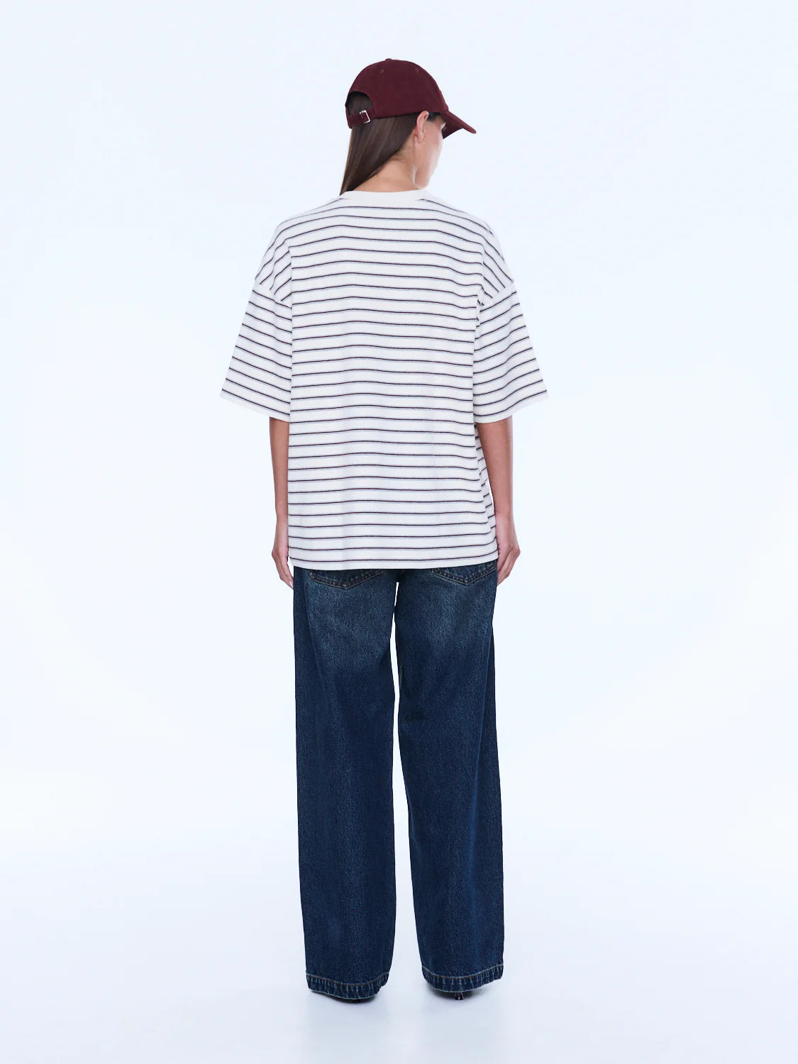 Maeve Relaxed Tee - Ena Pelly 
Everyday Cool. Effortless Edge.
The Maeve Relaxed Tee is cut in an oversized silhouette from soft cotton blend jersey with dropped shoulders and a classic crew neckline. Finished with collegiate-inspired artwork and a contrast Ena Pelly chest print that delivers bold everyday street energy.

Oversized graphic tee
Size down if you prefer a less oversized look
In house graphic artwork
Short sleeves with crew neck and drop shoulder
Model is 176cm and wears size 8
