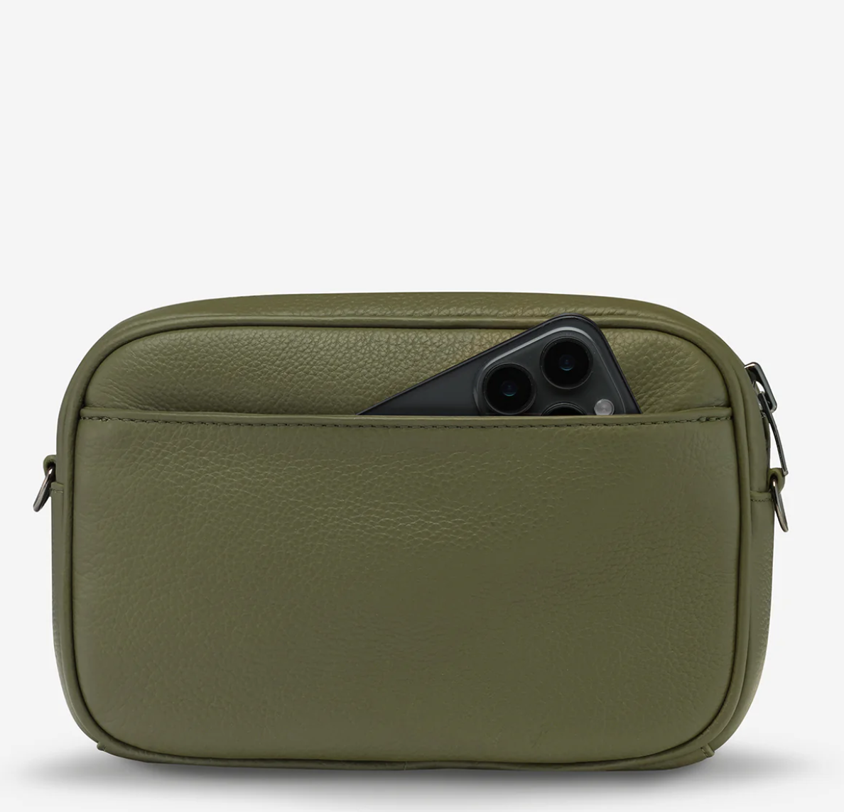 Plunder Bag With Dual Straps - Khaki - Status Anxiety 

Our best selling bag of all time now comes with two different straps for twice the versatility. Clip on the leather strap for dressier occasions, or the webbed strap for a more casual vibe. It's a no brainer.

Soft shrunken pebble leather
Comes with Leather Strap Thin & Web Strap Medium
Back slider pocket
Internal zipper pocket, and open pouch pockets
Zipper close
Custom Status Anxiety lining
Comes in a Status Anxiety branded drawstring bag