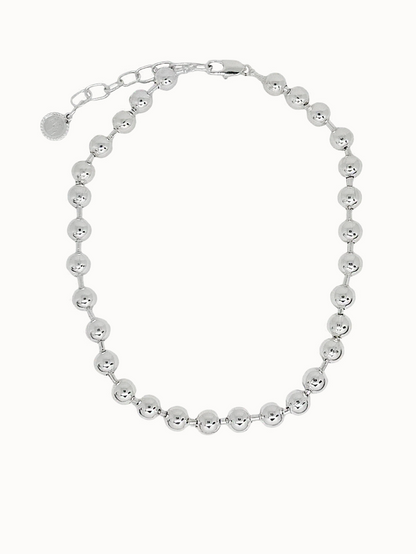 Sophie Necklace Silver - Mountain & Moon 

Description

Sophie is your foundation piece. A polished silver ball chain that sits close to the collarbone - simple in form, considered in wear, and the kind of necklace that makes everything else work better.

A core piece from the Odyssey collection - built for the woman who layers with purpose.

Micron 18K gold & sterling silver plating 
to premium jewellery standards