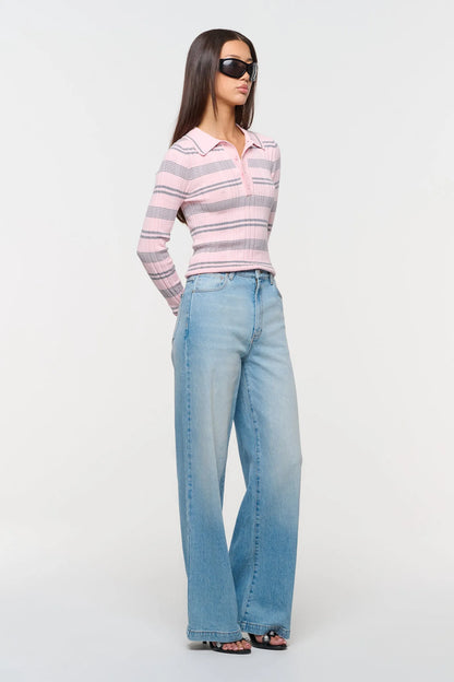 The A94 by A Brand is designed with a high-rise waist that sits comfortably on your true waist and a wide leg from hip to hem, these relaxed jeans are ready to make a statement
Fitting snug around your butt and thighs for a super-flattering silhouette, with a leg that widens down to the ankles, they add shape without digging in
A subtle cinch detail at the back waist adds shape and adjustability, keeping the fit flattering while still relaxed through the leg