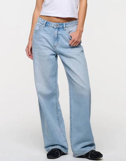 The latest 95 Wide Lily by ABRAND is designed with a mid-rise waist that sits just below your belly button, these jeans are your go-to for baggy style
Made from mid-weight indigo denim, they feature a relaxed fit through the butt, thighs, and legs for comfort, with a wide straight leg that bunches at the ankle for the ultimate Y2K look
Pair these jeans with a baby tee and classic sneakers, or opt for a chunky knit for head-to-toe baggy style