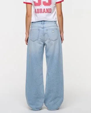 The latest 95 Wide Lily by ABRAND is designed with a mid-rise waist that sits just below your belly button, these jeans are your go-to for baggy style
Made from mid-weight indigo denim, they feature a relaxed fit through the butt, thighs, and legs for comfort, with a wide straight leg that bunches at the ankle for the ultimate Y2K look
Pair these jeans with a baby tee and classic sneakers, or opt for a chunky knit for head-to-toe baggy style