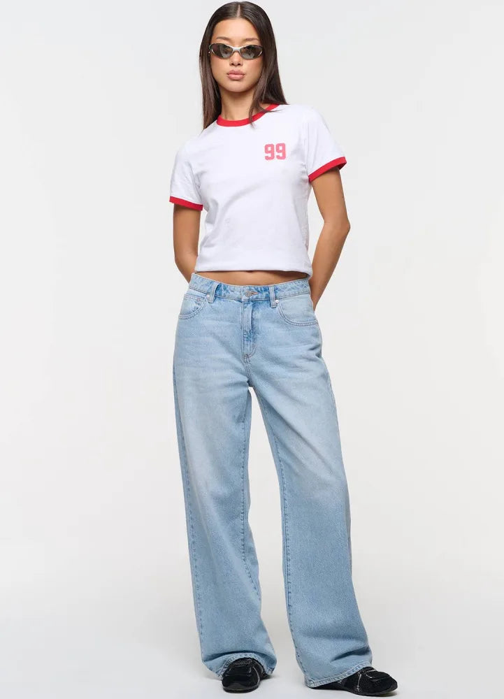 The latest 95 Wide Lily by ABRAND is designed with a mid-rise waist that sits just below your belly button, these jeans are your go-to for baggy style
Made from mid-weight indigo denim, they feature a relaxed fit through the butt, thighs, and legs for comfort, with a wide straight leg that bunches at the ankle for the ultimate Y2K look
Pair these jeans with a baby tee and classic sneakers, or opt for a chunky knit for head-to-toe baggy style