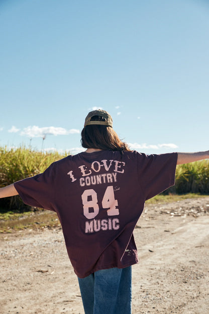 The Very Oversized I Love Country Music Tee

I love it, you love it, we all LOVE COUNTRY MUSIC!

The Very Oversized I love Country Music Tee is for cowgirls, festival-goers and peeps who like their tees oversized and their ears full of country ballad goodness.