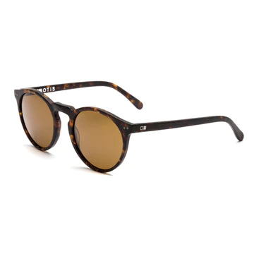 This rounded style, constructed from handmade acetate, features a keyhole nose bridge and sophisticated template detailing. Whether you need the right fitting eyewear or just prefer a bigger frame, OMAR X can transform your look. Mens Sunglasses by Otis.