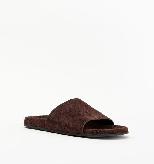 Combining contemporary styling with quality craftsmanship, women’s shoe label Alias Mae has established a reputation for their refined designs. Valuing individuality, every pair is highly coveted among the fashion-forward crowd. From sleek sneakers to sky-high heels, Alias Mae shoes guarantee to elevate any stylish ensemble.