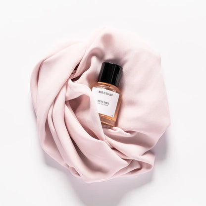She’s soft, but not safe. Sweet, but never simple. POETIC DANCE is a quiet reckoning. A fragrance that lingers like a half-remembered dream.