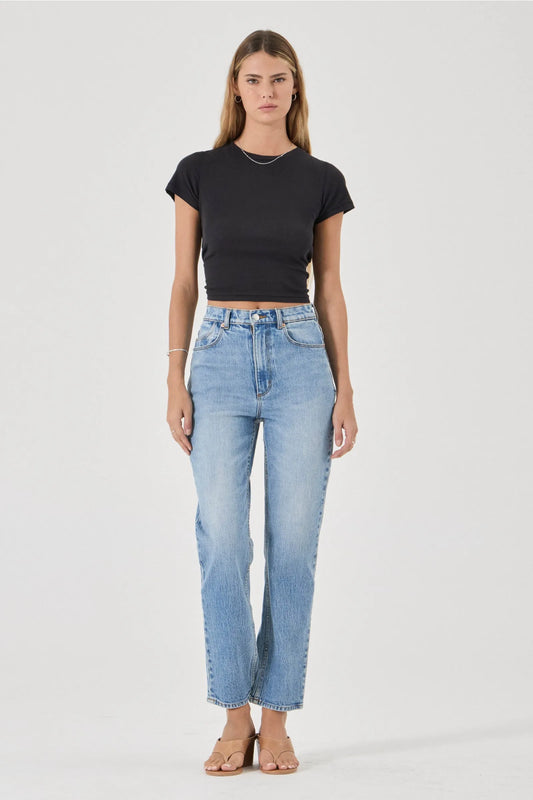 Loulou Straight is a high-rise jean with a slim straight leg, inspired by our Original Straight silhouette.