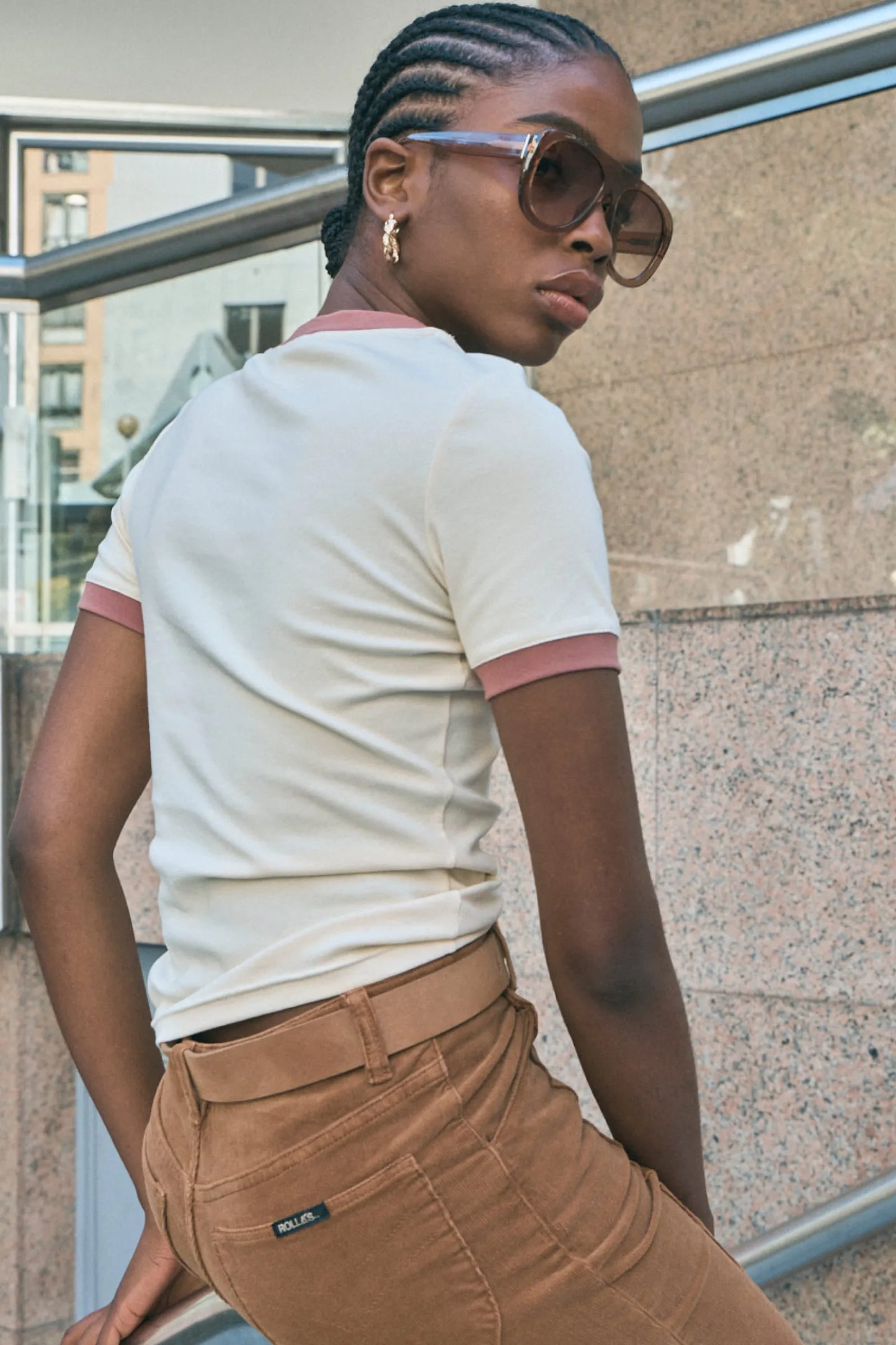 Based on our best selling Classic Tee, our Classic Ringer Tee is a slim crew neck t-shirt with contrast bind around the neck and cuffs