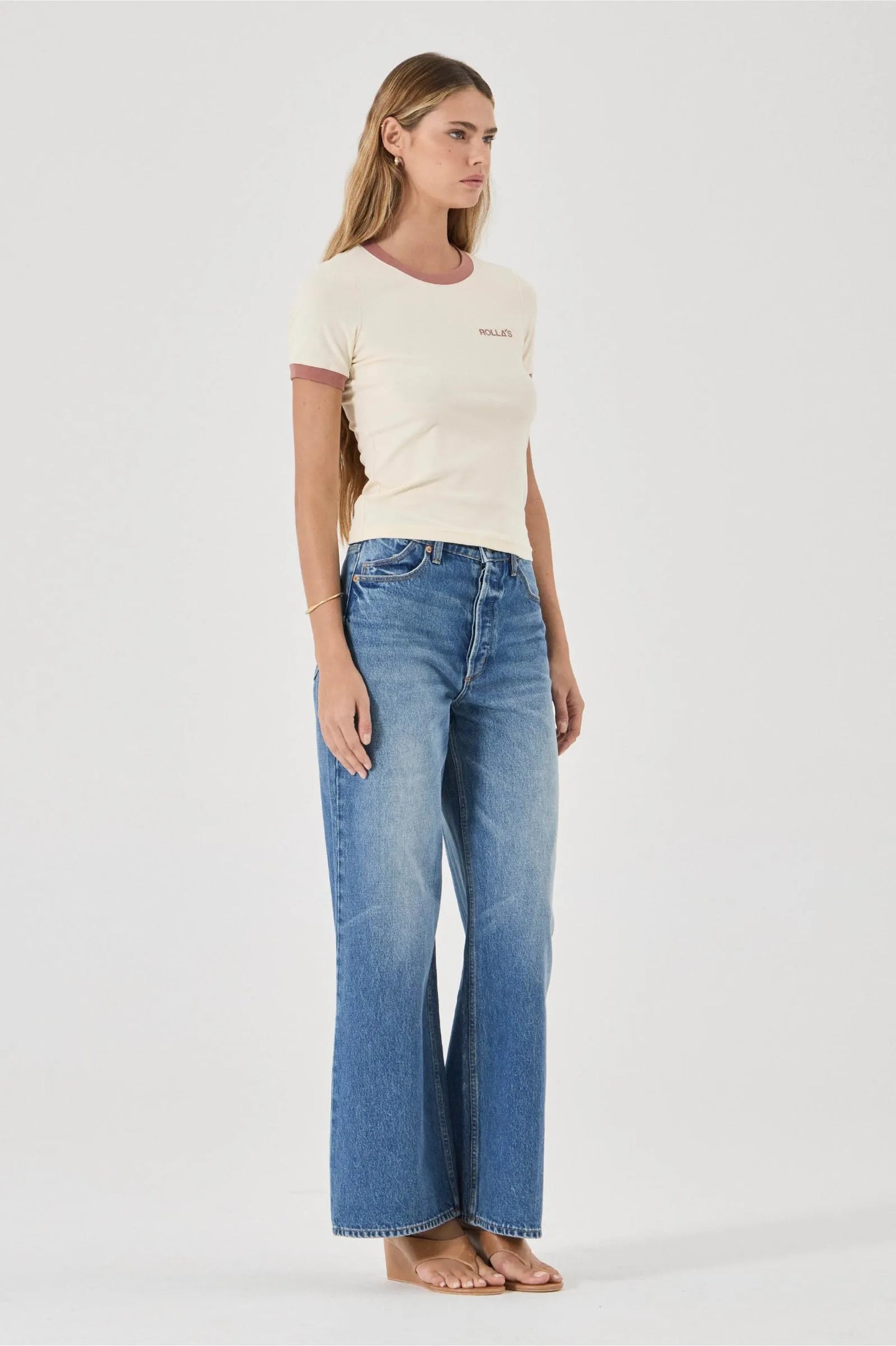 Based on our best selling Classic Tee, our Classic Ringer Tee is a slim crew neck t-shirt with contrast bind around the neck and cuffs
