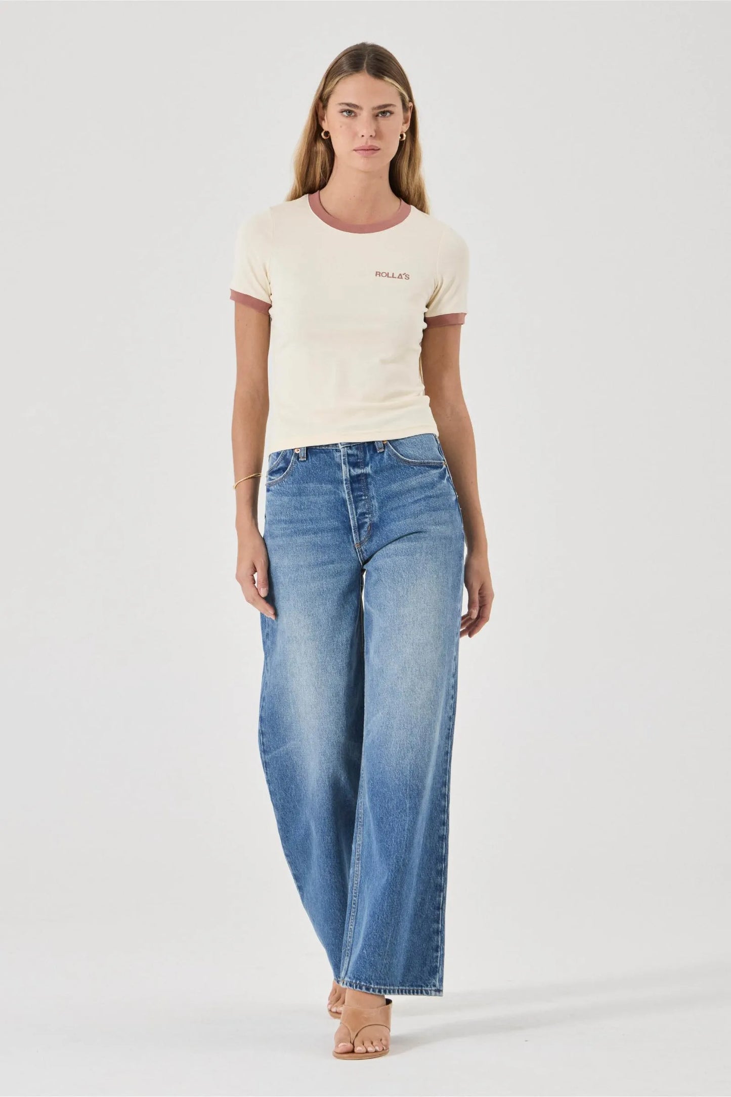 Based on our best selling Classic Tee, our Classic Ringer Tee is a slim crew neck t-shirt with contrast bind around the neck and cuffs