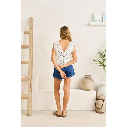 Flirty, Feminine, and Effortlessly Chic

Meet the Rhythm Primrose Lace Top, your new wardrobe favourite for easy, elevated style. Soft floral prints meet delicate lace trims for a subtly romantic finish, while the V-neckline and cropped silhouette make it perfect for pairing with high-waisted jeans, breezy skirts, or tailored trousers. Lightweight and breathable, it moves with you all day, giving comfort without ever compromising on style.
