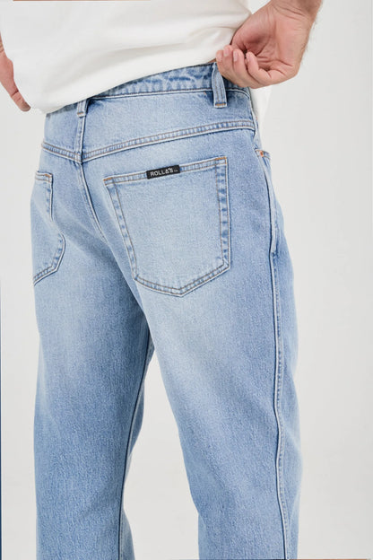 Rancho is a regular-fit straight leg, relaxed through the waist, seat, and thigh, with a clean, classic line from knee to ankle.