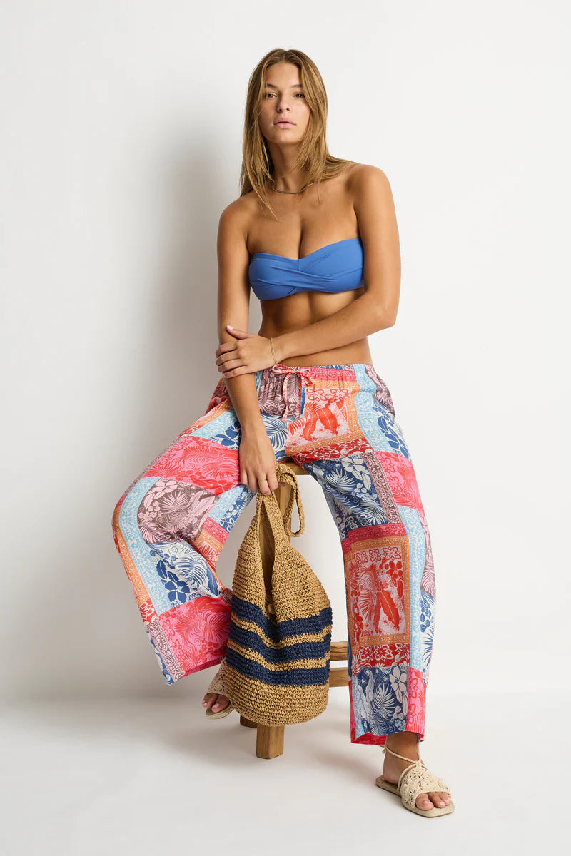 Island escape energy. No boarding pass required.

Meet the Sea Level Coco Islands Wide Leg Pant, your breezy, sun-soaked essential designed for effortless summer living. Part of Coco Islands’ dreamy collection, this piece blends artisanal island-inspired motifs with bold pops of colour, all set on Sea Level’s signature relaxed silhouettes.