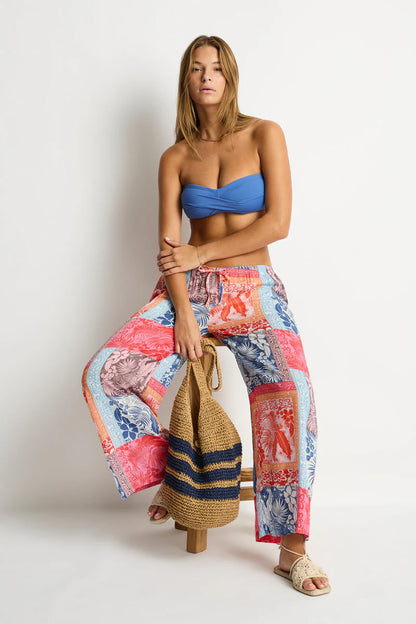 Island escape energy. No boarding pass required.

Meet the Sea Level Coco Islands Wide Leg Pant, your breezy, sun-soaked essential designed for effortless summer living. Part of Coco Islands’ dreamy collection, this piece blends artisanal island-inspired motifs with bold pops of colour, all set on Sea Level’s signature relaxed silhouettes.