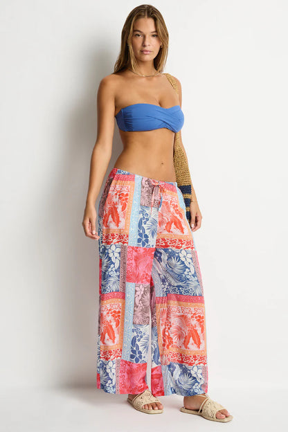 Island escape energy. No boarding pass required.

Meet the Sea Level Coco Islands Wide Leg Pant, your breezy, sun-soaked essential designed for effortless summer living. Part of Coco Islands’ dreamy collection, this piece blends artisanal island-inspired motifs with bold pops of colour, all set on Sea Level’s signature relaxed silhouettes.