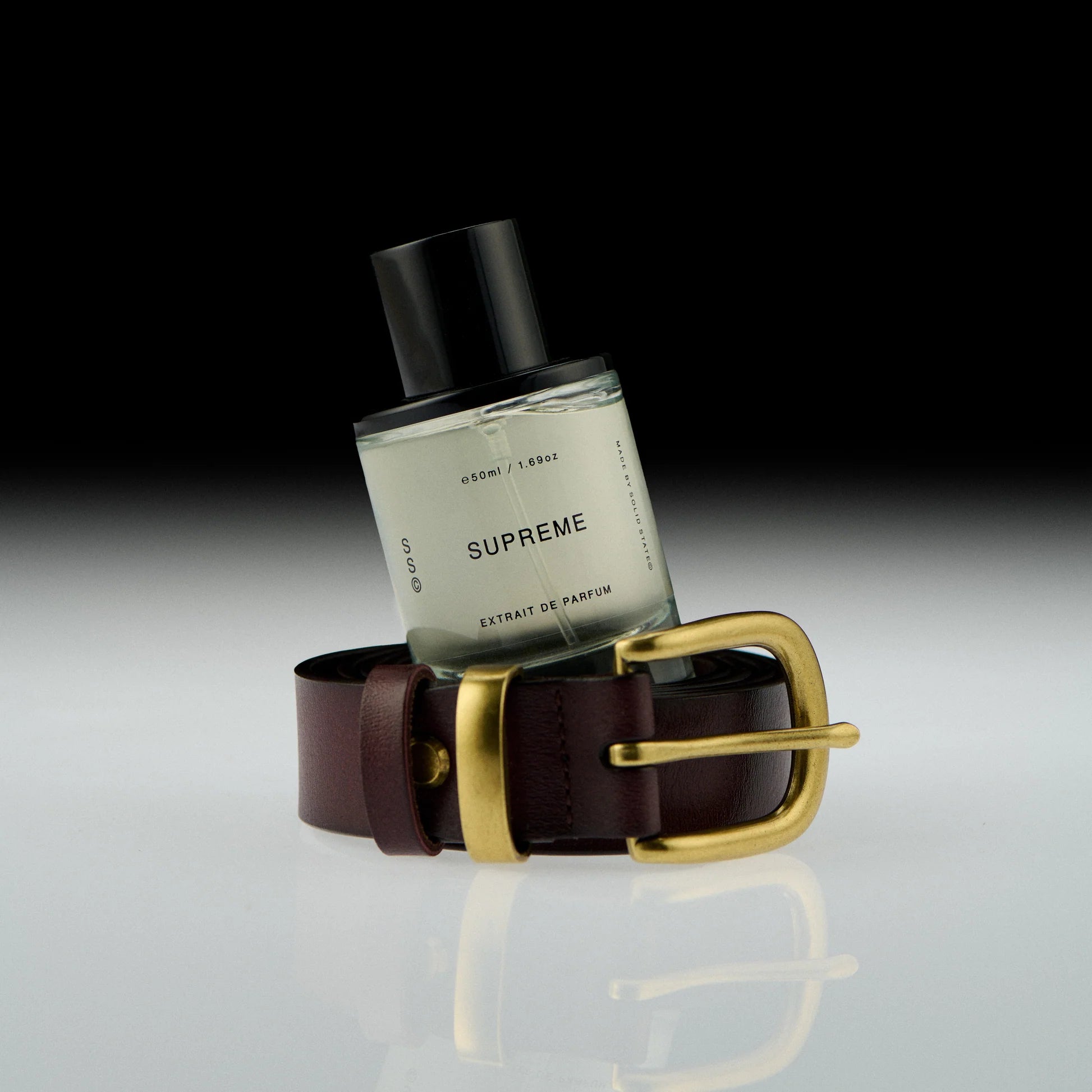 If you like Paco Rabanne 1 Million, Versace Eros, Jean Paul Gaultier Le Male and Azzaro Wanted then you'll love Surpeme. Supreme is a bold and opulent fragrance with notes of spicy cinnamon, rose, and leather, exuding luxury and confidence
