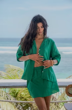 Easy, breezy, and effortlessly put-together. The kind of piece that just gets it.

Meet the Pops + Co The Lou Shirt, your new throw-on favourite for that relaxed, lived-in kind of cool. Designed with a loose, easy fit and a timeless silhouette, she’s made for trans-seasonal dressing when you want to look styled without trying too hard.