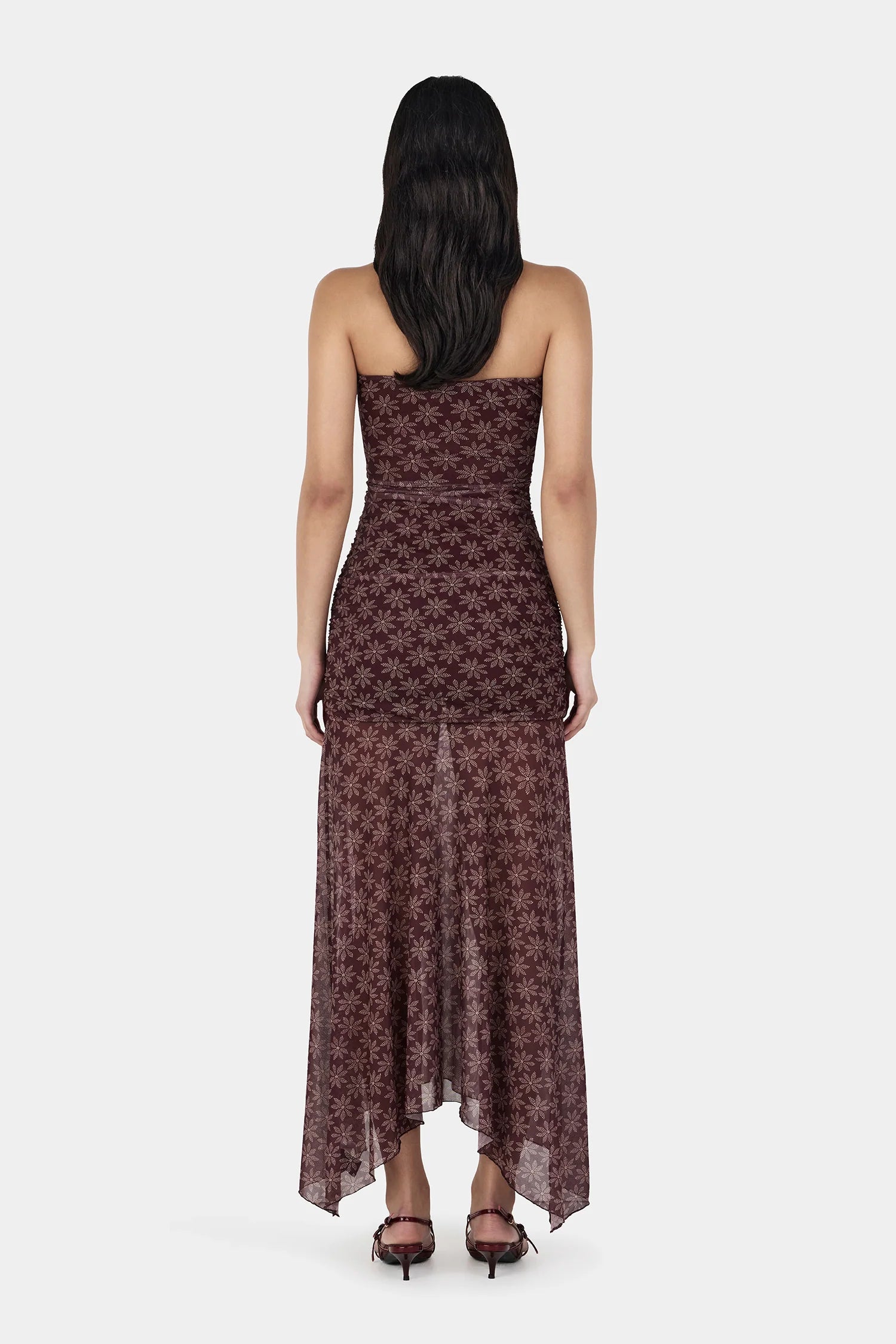 Soft, flirty, and made to move with you. This is your “main character energy” dress.

Meet the Ownley Zella Midi Dress – Daisy Dot Cherry Choc, a strapless silhouette that blends romance and ease in the most effortless way. Designed in a dreamy cherry-chocolate daisy dot mesh, it brings a playful yet elevated vibe that feels perfect for dinners, events, or those nights where you just want to feel a little extra.