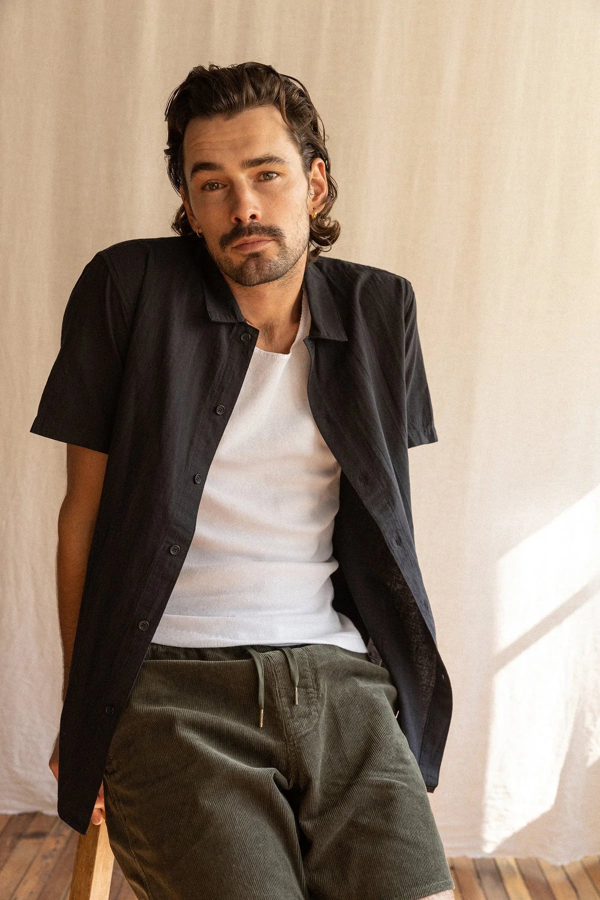 A year round staple spun from a breathable linen cotton blend fabrication, the Classic Linen Short Sleeve Shirt is a soft-touch standard fit featuring a straight hem and a slightly wider fit, making it great for wearing open or buttoned down. This style is a wardrobe staple, made for laid back days.