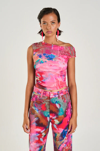 Make Waves in Style with the Off Shoulder Tank

Turn heads effortlessly in Summi Summi’s Off Shoulder Tank, featuring the bold and playful Fish Tank print. Crafted from a soft, stretchy rayon blend, this tank hugs in all the right places with a ruched midsection for a flattering silhouette that moves with you.