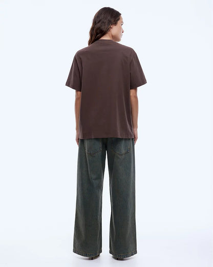 Your everyday tee, but elevated.

Meet the Lexi Logo Tee from ENA PELLY, the tee that makes casual look effortlessly cool. Soft, breathable, and just the right amount of relaxed, it’s a wardrobe staple that takes your everyday outfits up a notch without even trying.