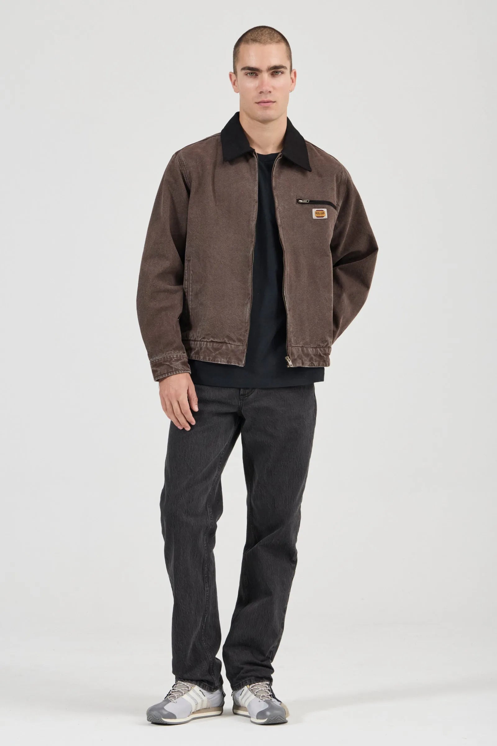 Our best-selling Miner Jacket returns in a rugged, vintage-inspired silhouette
Crafted from premium heavyweight nailhead canvas for lasting durability
Specially dyed and washed to achieve the perfect lived-in, authentic workwear look
Features a contrast corduroy collar and a functional zip-up chest pocket
Finished with a heritage-inspired Rolla's logo patch and zip-front
Designed with a relaxed fit that makes it the ultimate heavy-duty layering piece
Made with 100% Cotton