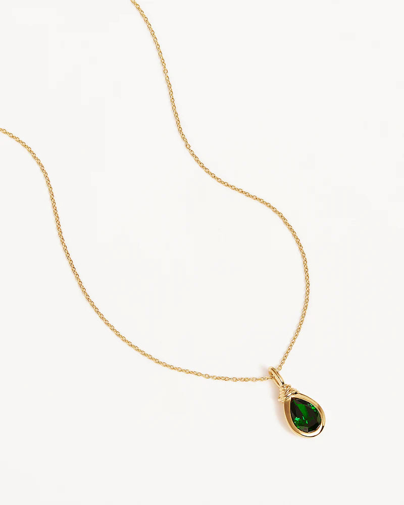 Our&nbsp;18k Gold Vermeil Soul Searching Necklace in Ocean Green&nbsp;draws inspiration from&nbsp;quiet moments of self-discovery by the shoreline.&nbsp;Featuring&nbsp;a pear cut deep green cubic zirconia in a bezel setting&nbsp;set on our signature fine chain, this necklace is&nbsp;a timeless addition to your necklace stack.&nbsp;This keepsake&nbsp;also&nbsp;includes&nbsp;a silicon ball slider to customise length, making it&nbsp;perfect for layering.&nbsp;&nbsp;